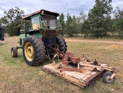 John Deere 3130