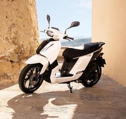 2025 Peugeot Tweet 200 Tweet Black