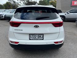 2016 Kia
                Sportage Si