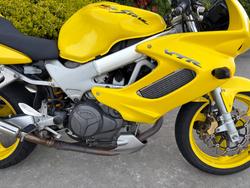 2000 Honda VTR1000F (FIRESTORM)