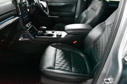 2023 Ford Everest Platinum