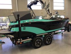 2019 MasterCraft XT21