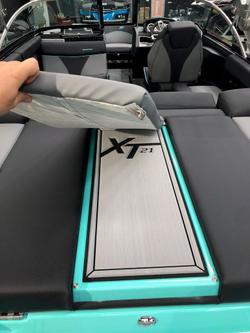 2019 MasterCraft XT21