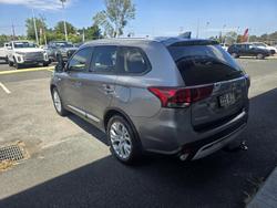 2020 Mitsubishi Outlander ES