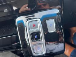 2021 Hyundai
                STARIA Elite