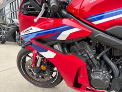 2024 Honda CBR650R Red