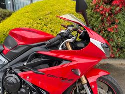 2016 Triumph DAYTONA 675 Red