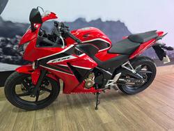 2017 Honda CBR300R RED