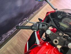 2017 Honda CBR300R RED