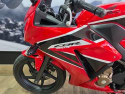 2017 Honda CBR300R RED