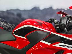 2017 Honda CBR300R RED