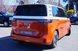 2024 Volkswagen ID. Buzz Pro BEV560