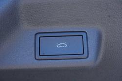 2024 Volkswagen ID. Buzz Pro BEV560