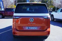 2024 Volkswagen ID. Buzz Pro BEV560