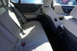 2019 Lexus ES 300h Sports Luxury