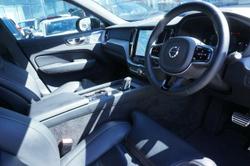 2021 Volvo
XC60 B6 R-Design