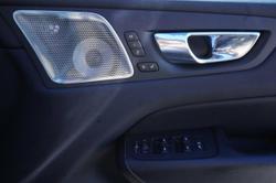 2021 Volvo
XC60 B6 R-Design