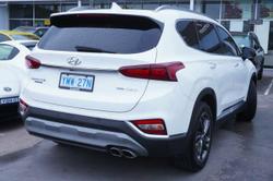 2018 Hyundai
                Santa Fe Highlander