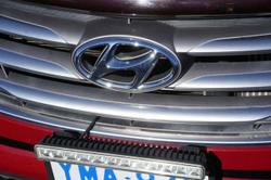 2017 Hyundai
Santa Fe Highlander