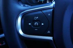 2021 Volvo XC60 B5 Momentum