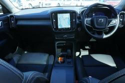 2023 Volvo XC40 Ultimate B4 Bright