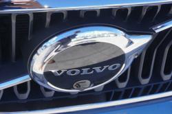 2023 Volvo XC40 Ultimate B4 Bright