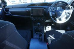 2021 Toyota Hilux SR