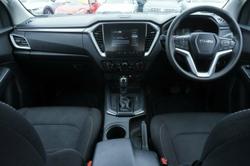 2021 Isuzu D-MAX LS-M