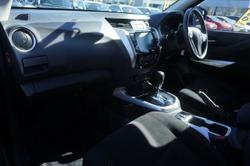 2020 Nissan
Navara SL