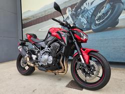 2018 Kawasaki ZR 900 Black