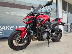2018 Kawasaki ZR 900 Black