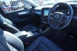 2020 Volvo XC40 T4 Momentum