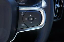 2020 Volvo XC40 T4 Momentum