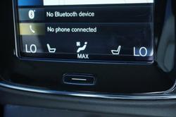 2020 Volvo XC40 T4 Momentum