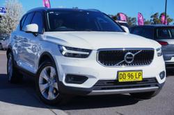 2020 Volvo XC40 T4 Momentum