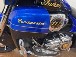 2018 Indian ROADMASTER ELITE Cobalt Candy/Black24k Gold Tri