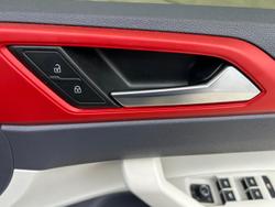 2018 Volkswagen Polo beats