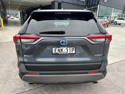 2021 Toyota
                RAV4 GXL