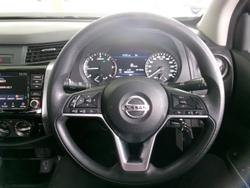 2021 Nissan Navara SL