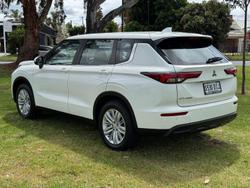 2022 Mitsubishi Outlander ES ZM MY22.5 White