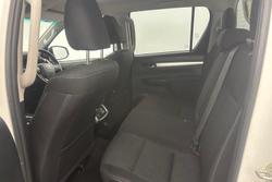 2020 Toyota Hilux SR5