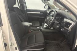 2020 Toyota Hilux SR5