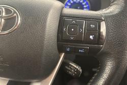 2020 Toyota Hilux SR5