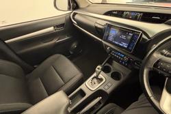 2020 Toyota Hilux SR5