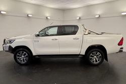 2020 Toyota Hilux SR5