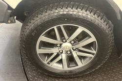 2020 Toyota Hilux SR5