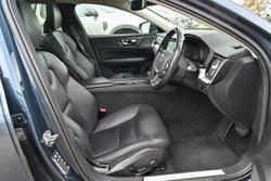 2019 Volvo V60 T5 Momentum