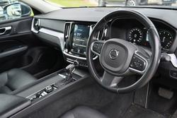 2019 Volvo V60 T5 Momentum