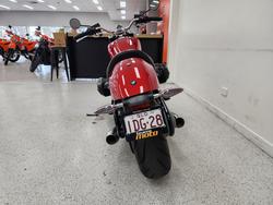 2022 BMW Motorrad R 18 Red