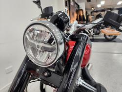 2022 BMW Motorrad R 18 Red